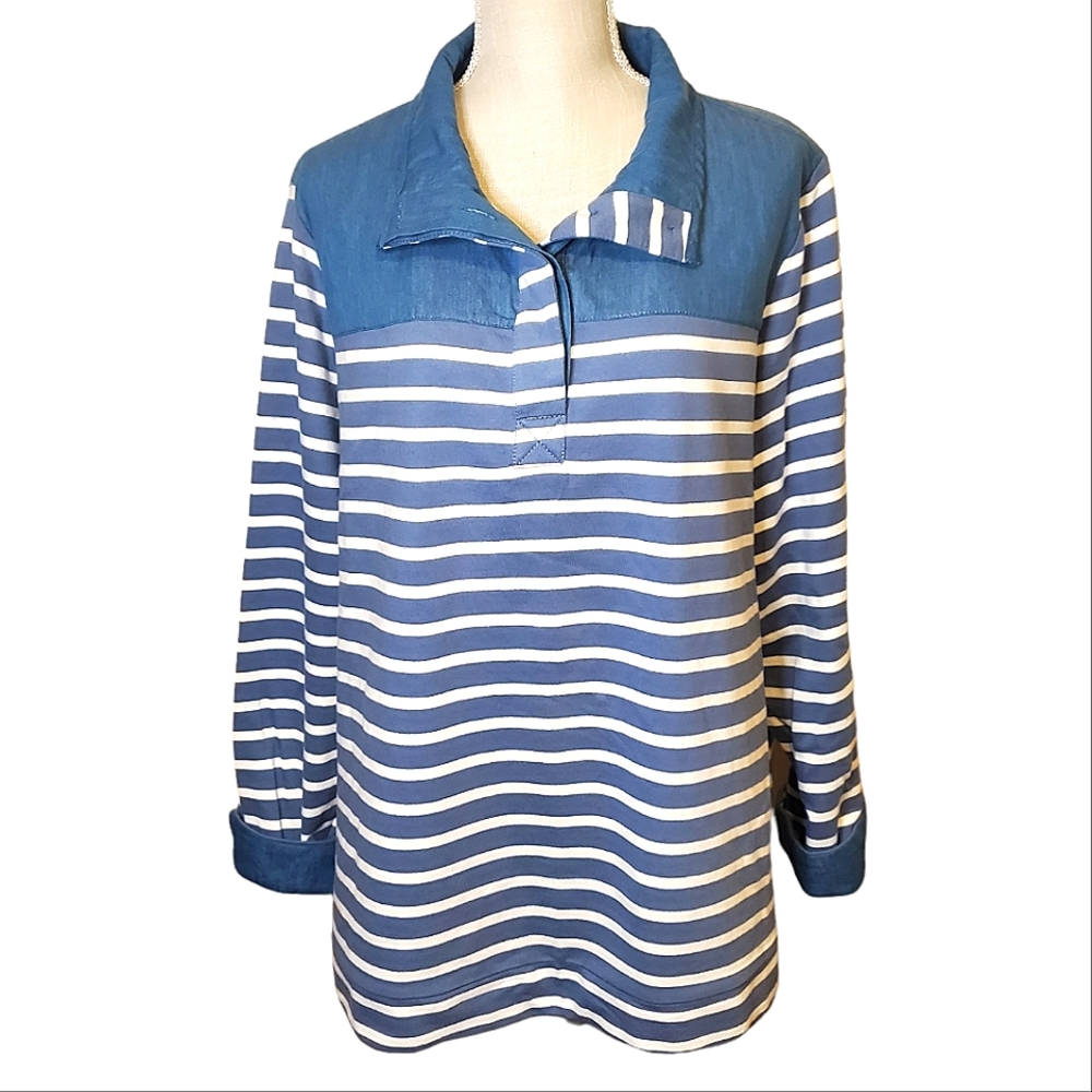 CROWN & IVY | Women's Harper blue striped chambray contrast top. Size 3X. NWT.